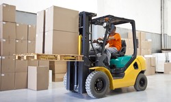 Forklift Rentals: Benefits for Small Businesses