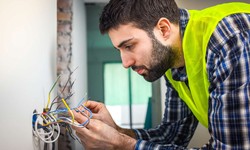 Emergency Electrician VS Regular Electrician: Key Differences