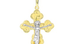 What Messages Do Men's Gold Pendants Convey About Your Personality?