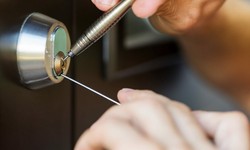Emergency Lockout Solutions: How Professional Locksmiths Save the Day