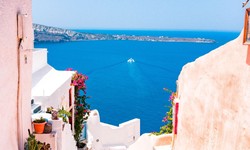 Sailing in Luxury: Private Charter Experiences In The Enchanting Greek Islands
