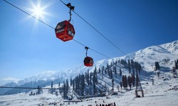 Best Kashmir Tour Packages for Couples: A Romantic Escape Amidst Paradise
