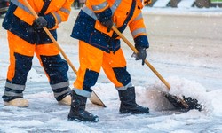 How to Choose Between Seasonal Contracts and Per-Visit Charges for Snow Services