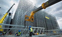 Top 6 Things to Consider When Hiring Commercial Builders