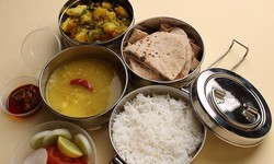 What is Tiffin Service in the UK: A Modern Twist on Traditional Cuisine