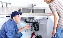 Plumbing Issues: Tips for Choosing the Right Plumber to Fix Them