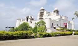 Exploring Udaipur: A Journey through Royal Palaces and Scenic Hills