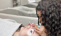 From Beginner to Pro: A Roadmap to Eyelash Extension Training