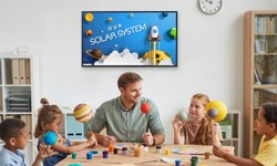 Major Educational Benefits of Applying Digital Signage in Schools