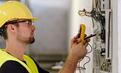 How to Choose the Right Electrician for Your Business