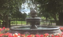 Why do Franchise Businesses Benefit from a Circular Driveway Fountain?
