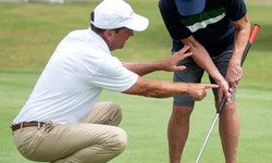 What is a Left Hand Arm Lock Putter and what are its benefits?