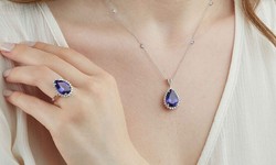 How to Wear Blue Sapphire Ring for Females?