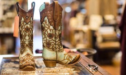 Men's Cowboy Boots in the Digital Age: Social Media Influencers and Trends