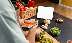 The Ultimate Guide to Choosing the Right Kitchen Display System for Your Restaurant