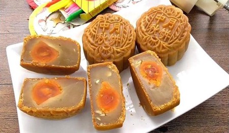 How long is the shelf life of mooncakes?