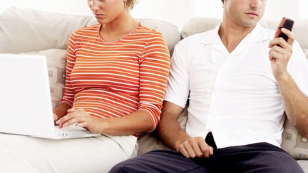 Negative impacts of technology on relationship
