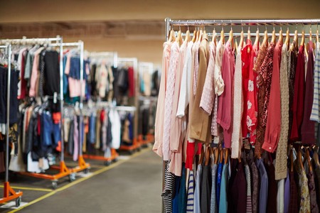 Approaching the Right Wholesale Marketplace: What to Consider in 2022 as a Clothing Retailer?