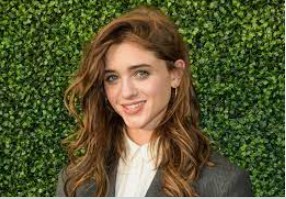 How Old is Natalia Dyer | Height Of Natalia Dyer