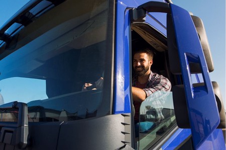 6 Things to Learn From a Truck Driving School