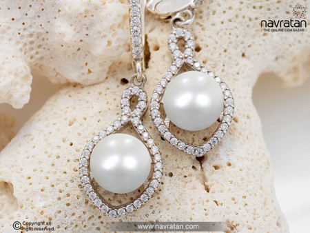 The History of Pearl Stone: From Ancient Cultures to Modern Fashion artical