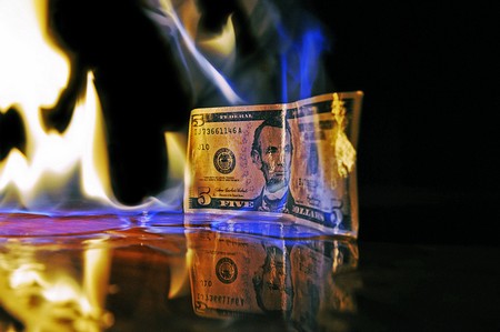 Industry Experts Round: Top 9 Reasons Why Software Projects Burn Money