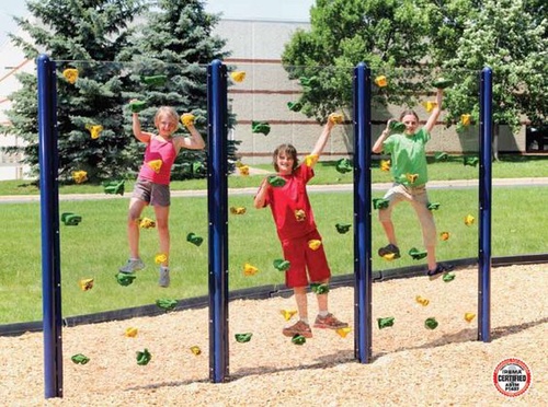 What are the features and advantages of children's climbing playground equipment?