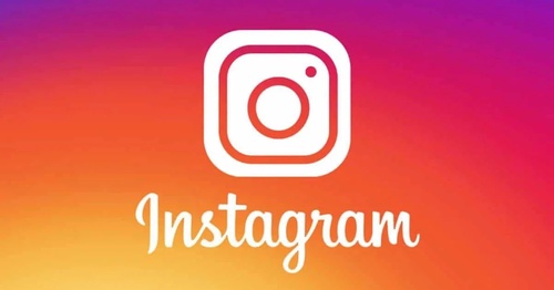 How to change the background of an Instagram Story