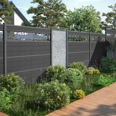 The Advantages of WPC Fencing Over Wood Fencing