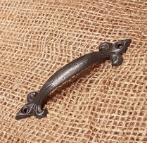 What Are Some Of The Most Attractive Antique Brass Door Handles?