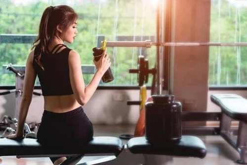 Should You Consider Drinking Energy Drinks While Working Out?