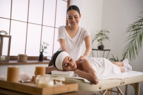 What Is The Work Environment Of A Massage Therapist?