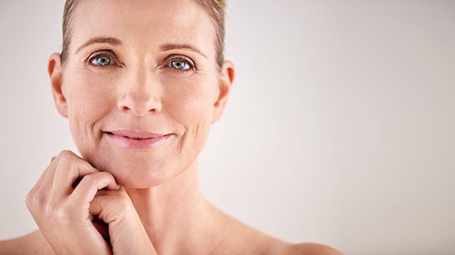 Combatting the Signs of Aging: A Guide to an Effective Anti-Aging Skin Care Regimen