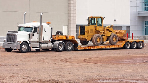 Advantages of Using the Lowboy Trucking Company