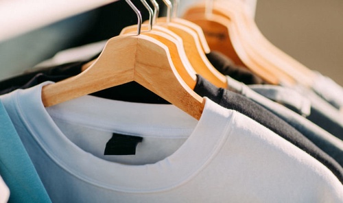 Tips to streamline your T-shirt necklines