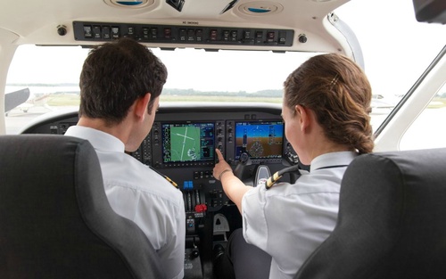 Your Guide To Becoming A Commercial Pilot– What You Need To Know About This Rewarding Career Path
