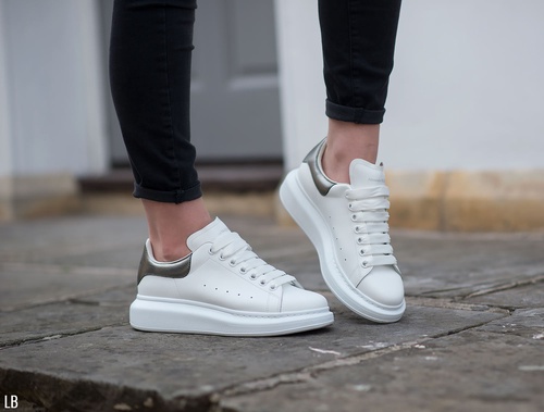 If you're among Alexander McQueen Sneaker those happy
