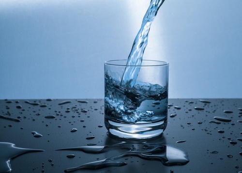 How Does an Under Sink Water Filter Work to Purify Tap Water in Singapore?