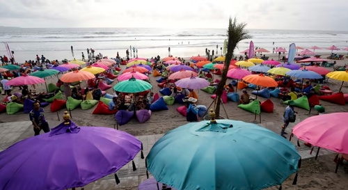 Living with the Enemy: Tropical Paradise Bali Becomes a Refuge for Thousands of Ukrainians and Russians