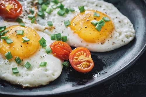 Master the Art of Making the Perfect Half Fried Egg at Home in 2 Minutes