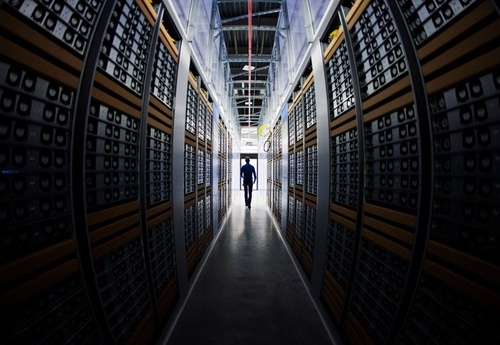 Transforming India's Digital Infrastructure: The Role of Data Centers
