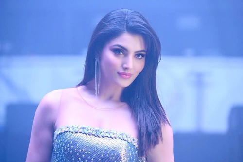The Riches Behind the Spotlight: Actresses Whose Net Worths Astound