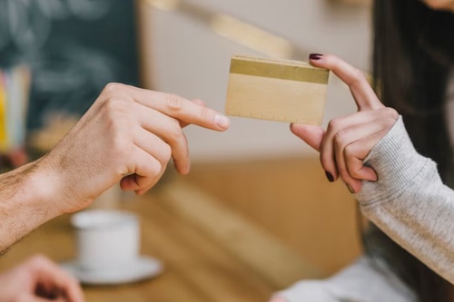 Choosing the Right Gift Card Supplier for Your Business