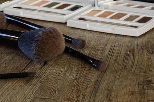 Vogue Guide to Makeup Brushes Manufacturers: Navigating the World of Foundation Brush Suppliers