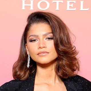 Zendaya's Height: A Look at the Tall Stature of a Rising Star