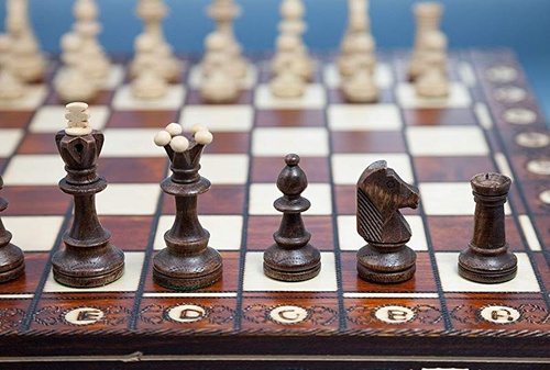 Mastering King's Defense: Chess Strategy Tips