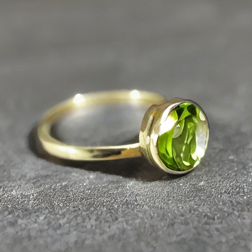 The Healing Powers of Peridot: A Stone for Body and Mind