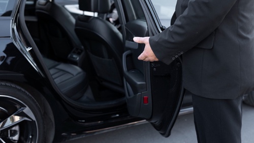How to Hire a Chauffeur Services in London