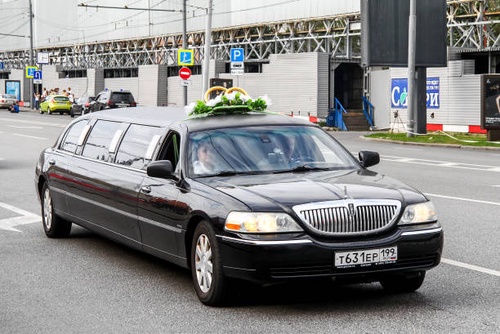Your Prom, Your Way: Affordable Limo Rental Company For Prom Events