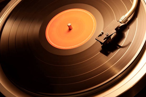 Exploring the Vintage Soundscape: A Guide to Buying Vinyl Albums Online